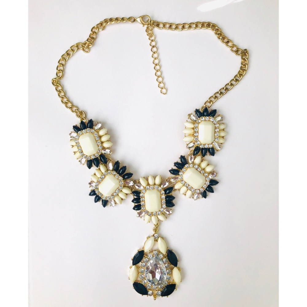 🎊HP🎊Beautiful necklace